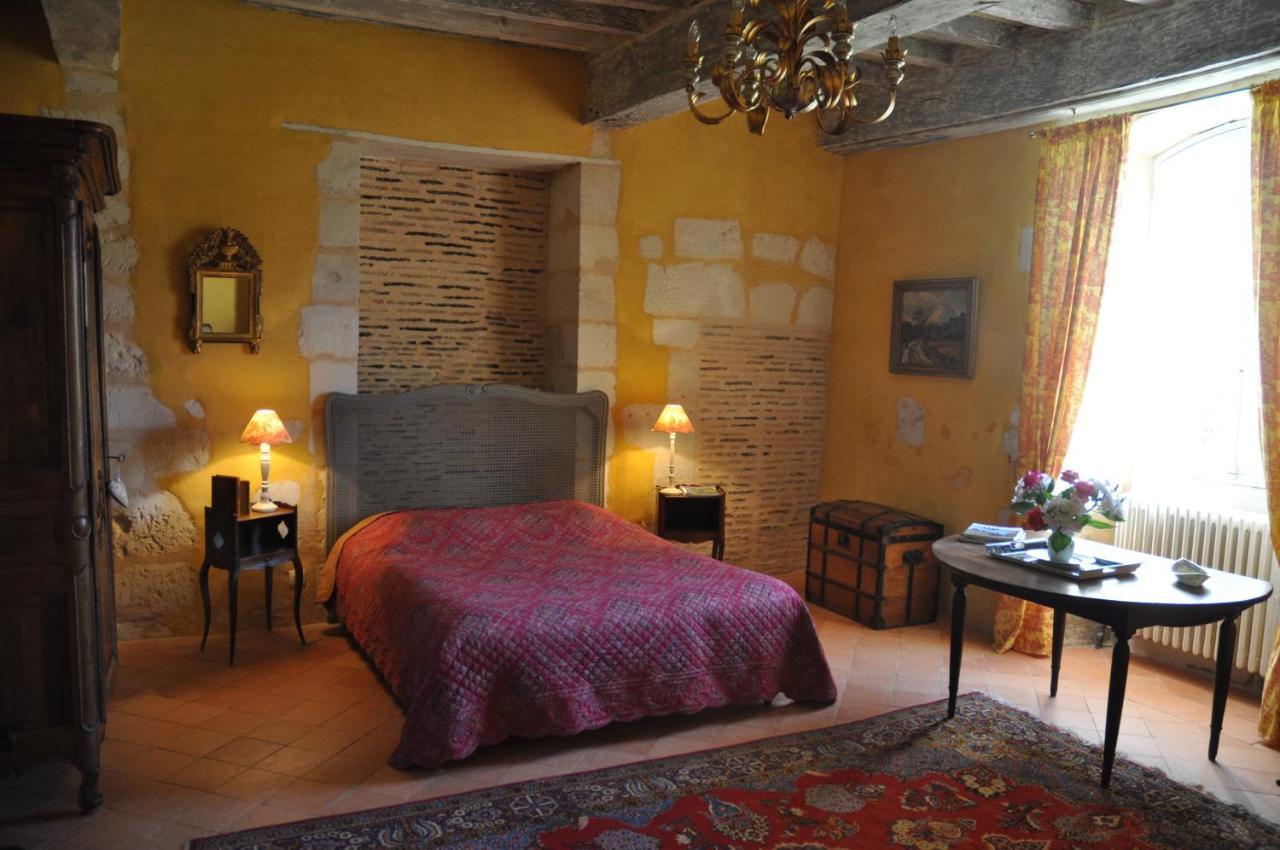 Chateau La Gentilhommiere Du Puits Notre-Dame 30 Rue De L'Eglise 24110 Saint Leon Sur L'Isle Kültér fotó