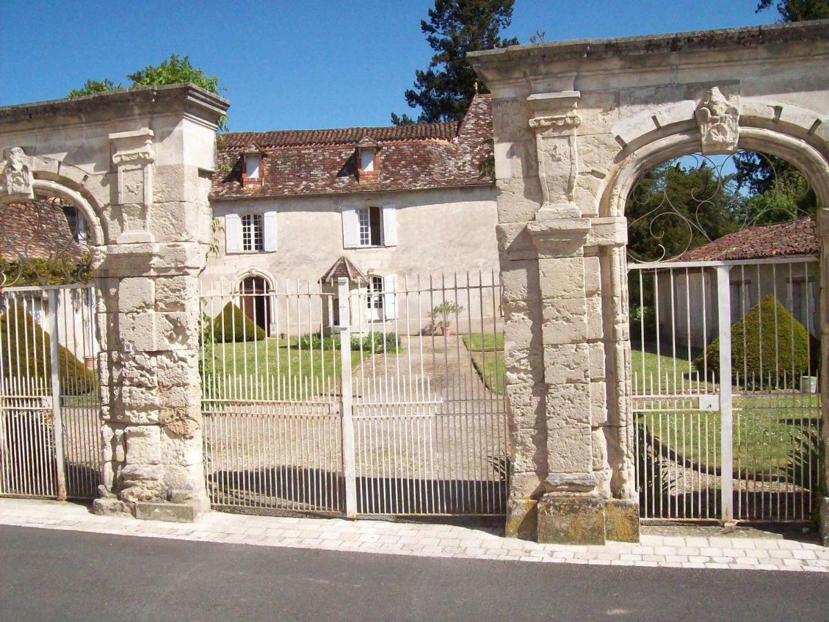 Chateau La Gentilhommiere Du Puits Notre-Dame 30 Rue De L'Eglise 24110 Saint Leon Sur L'Isle Kültér fotó