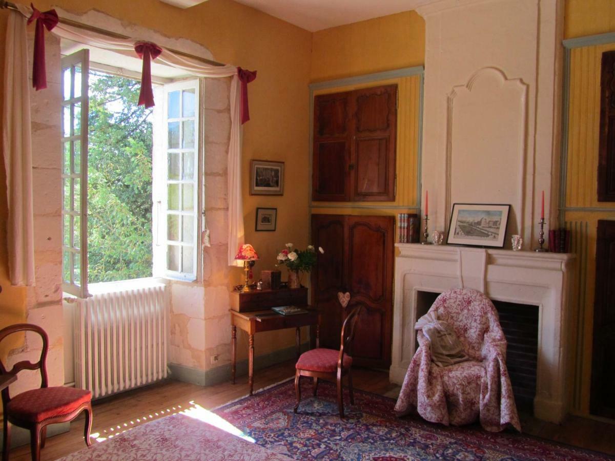 Chateau La Gentilhommiere Du Puits Notre-Dame 30 Rue De L'Eglise 24110 Saint Leon Sur L'Isle Kültér fotó