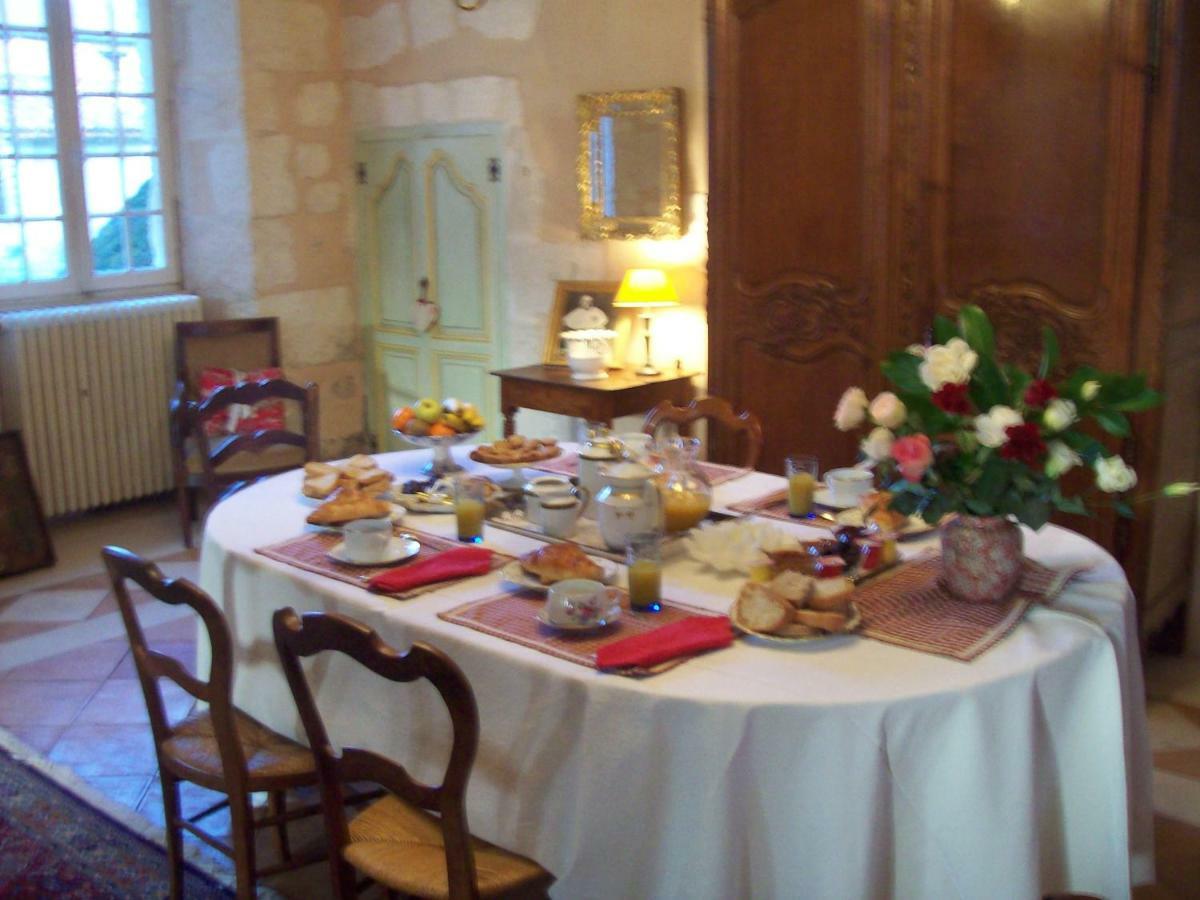 Chateau La Gentilhommiere Du Puits Notre-Dame 30 Rue De L'Eglise 24110 Saint Leon Sur L'Isle Kültér fotó